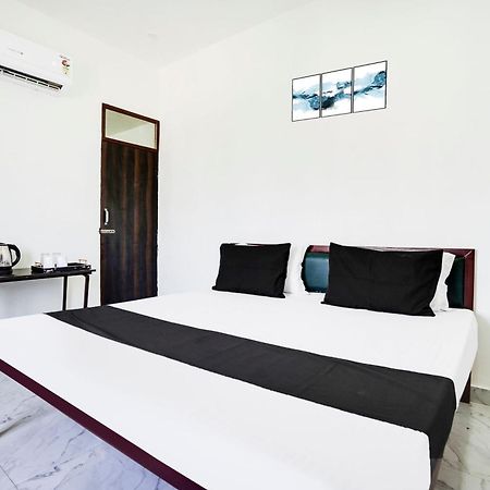 Hotel O The Moon Bareli Exterior foto