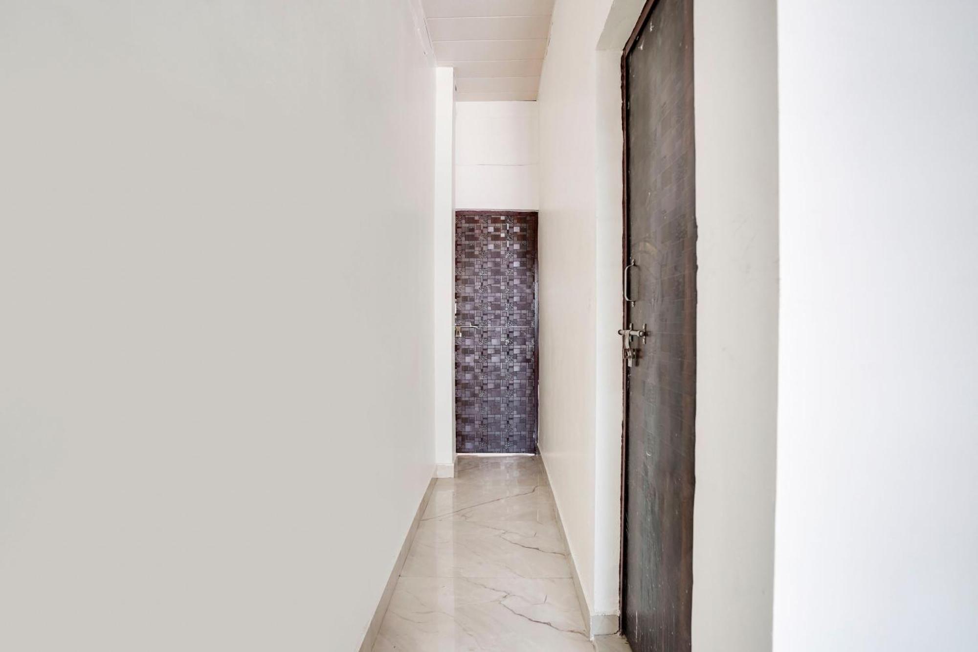 Hotel O The Moon Bareli Exterior foto