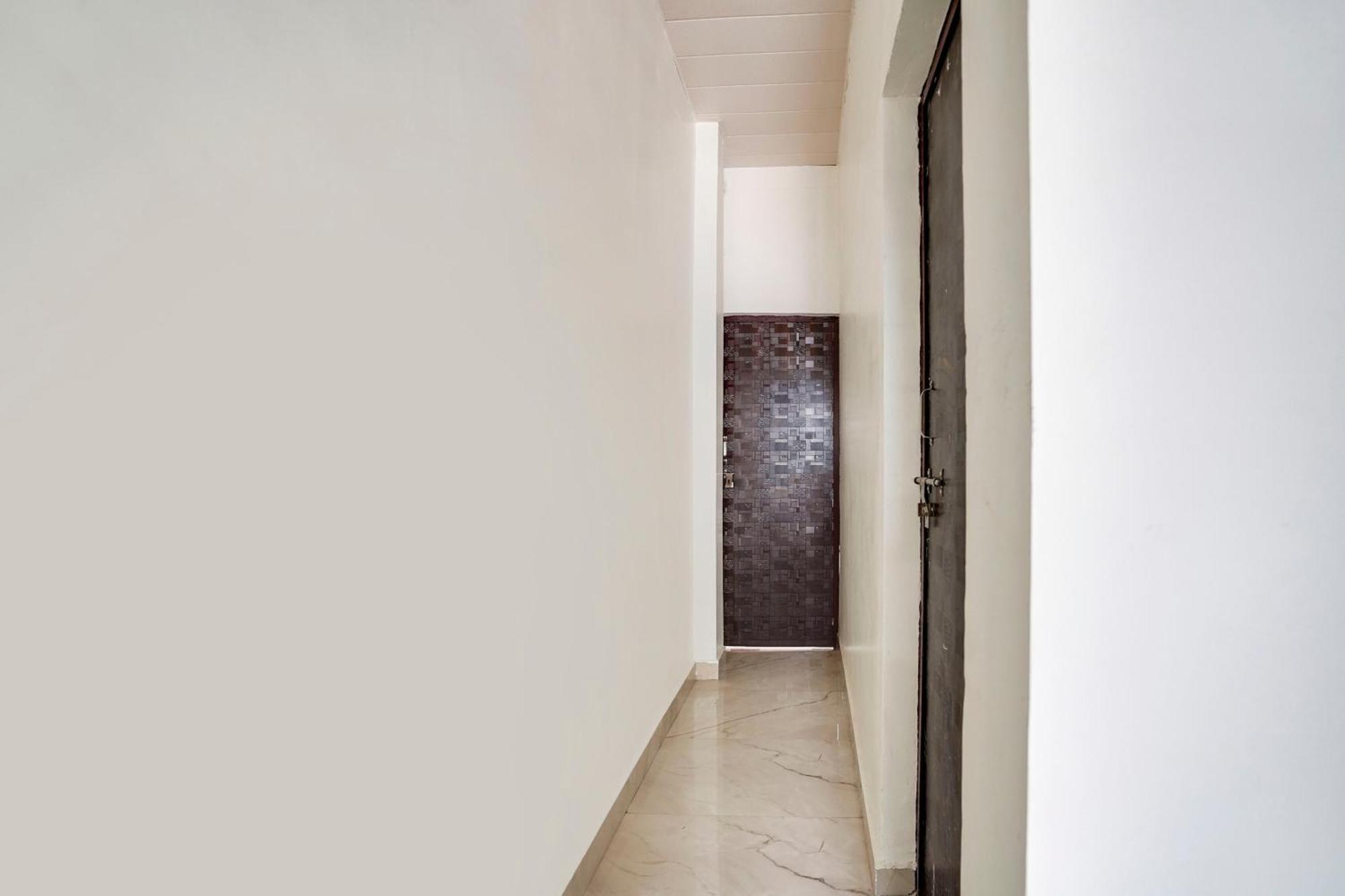 Hotel O The Moon Bareli Exterior foto