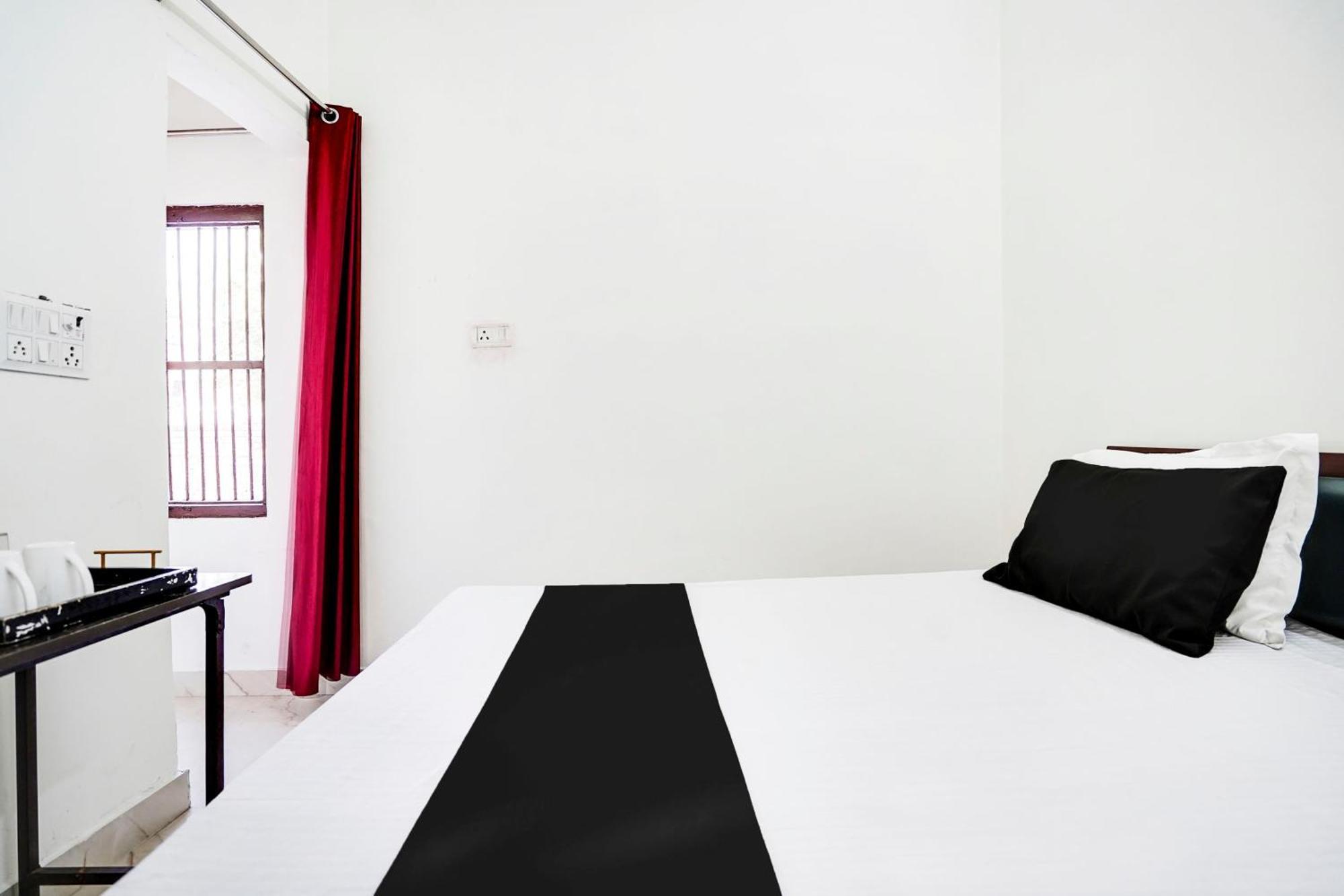 Hotel O The Moon Bareli Exterior foto