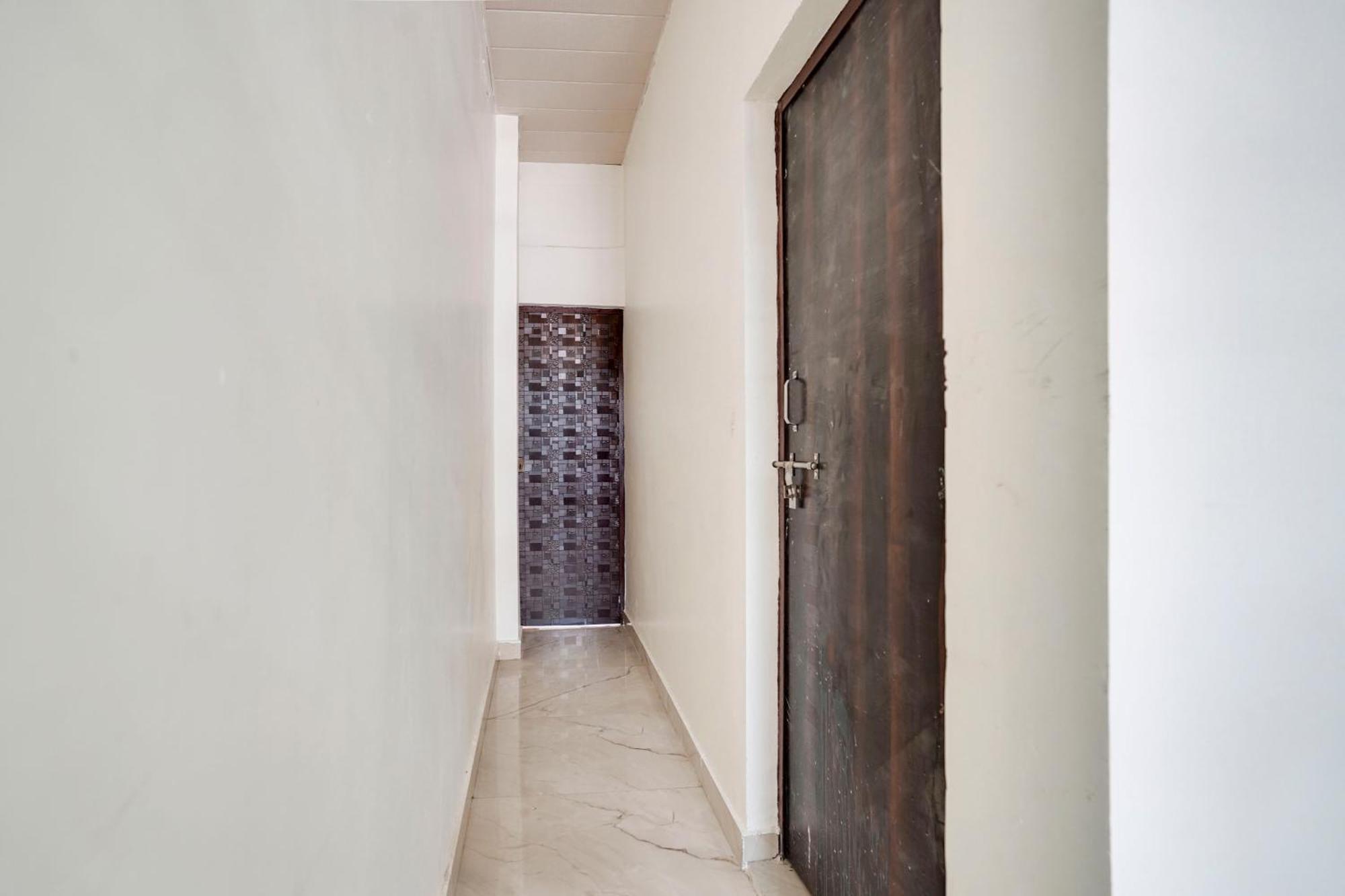 Hotel O The Moon Bareli Exterior foto
