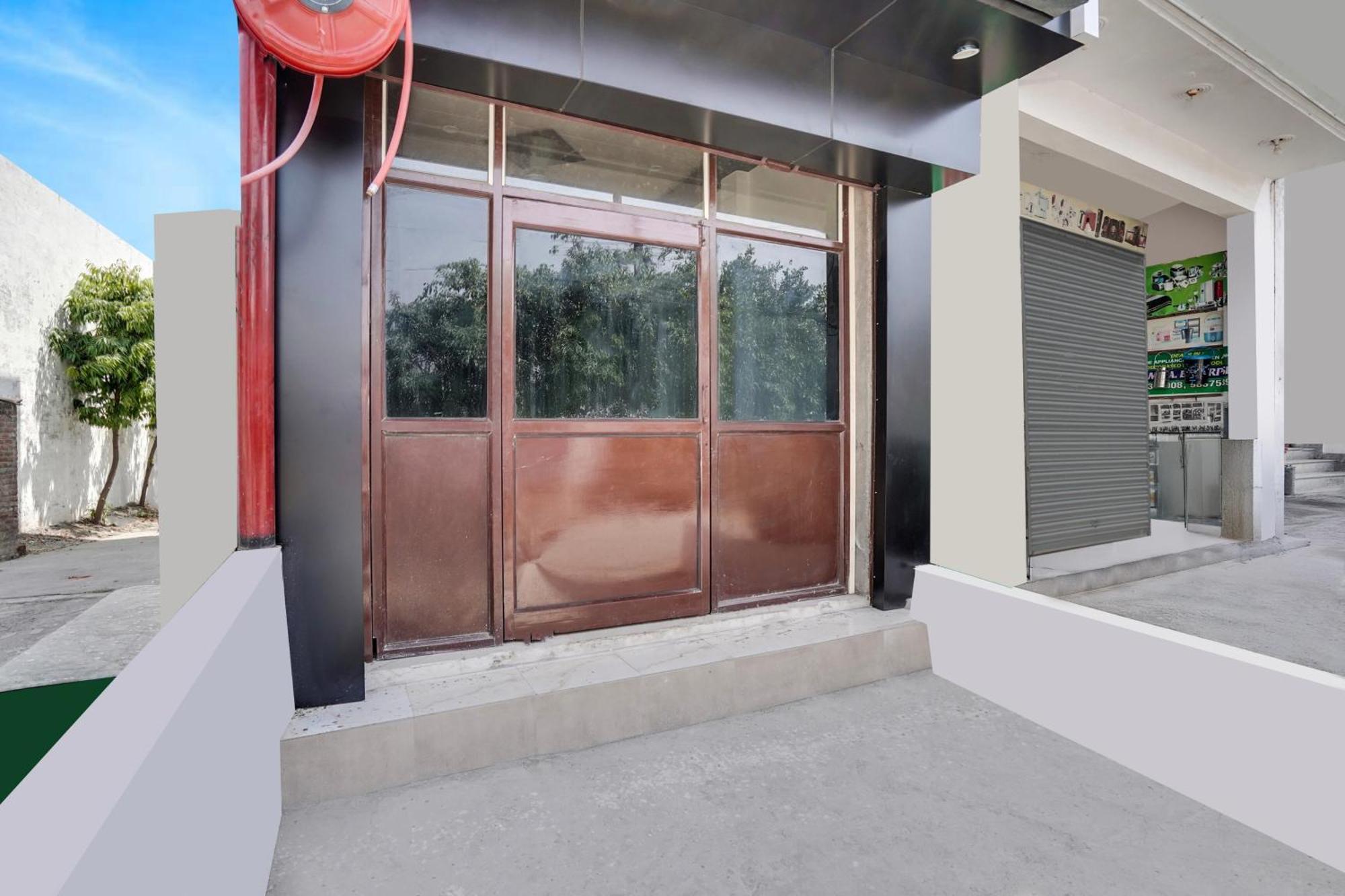 Hotel O The Moon Bareli Exterior foto