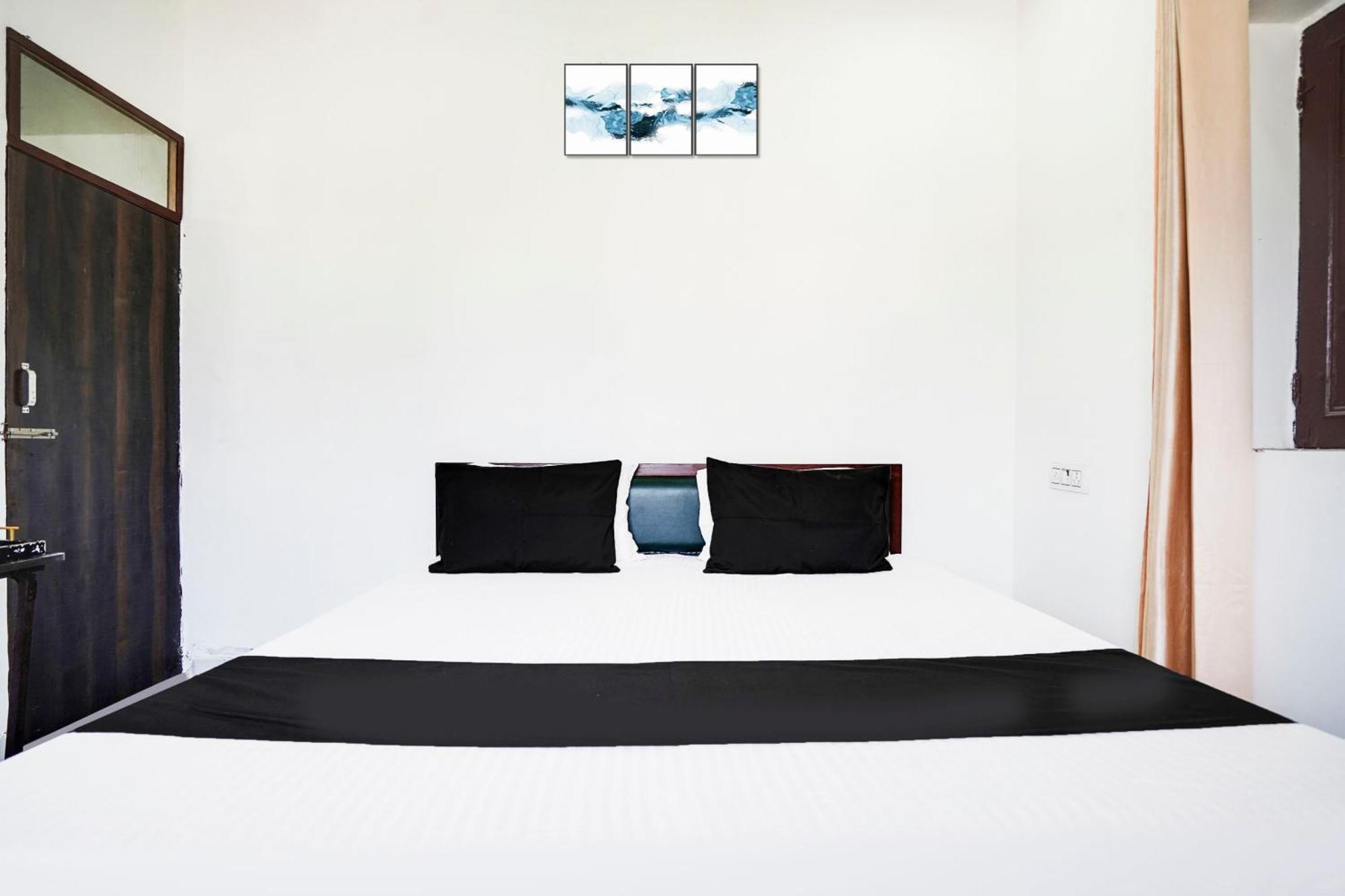 Hotel O The Moon Bareli Exterior foto